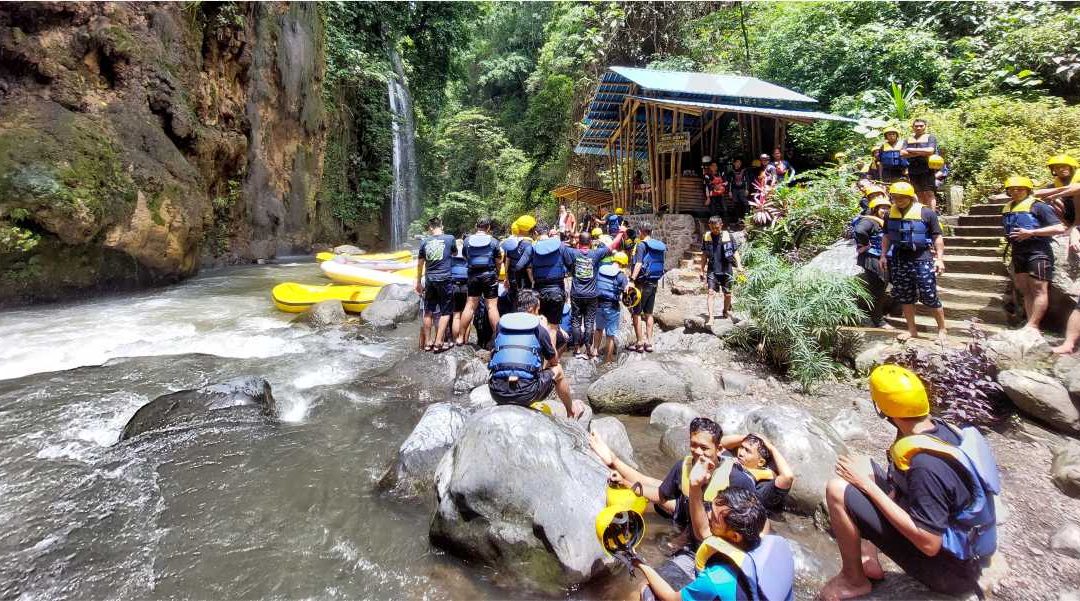 Pertama Kali Rafting? Ini Cara Supaya Tetap Tenang dan Enjoy