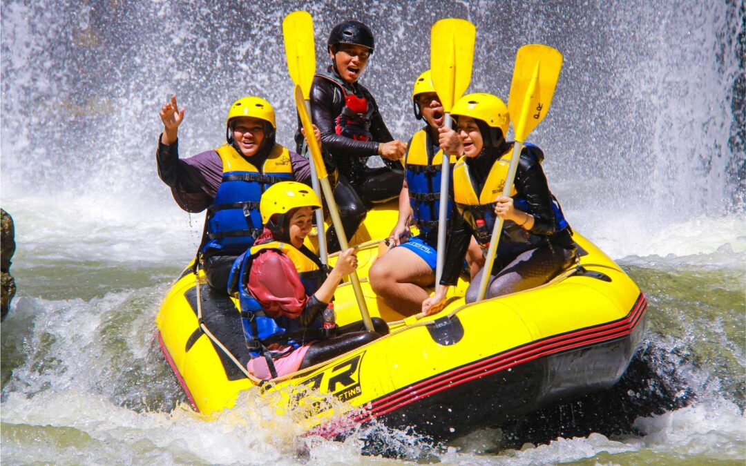 Kenapa Helm Rafting Wajib Digunakan?