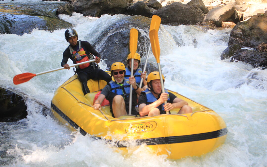 Nikmati Liburan Bulan Agustus dengan Rafting Seru di Pekalen Rafting